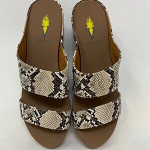 Women's Wedge Sandal Heel Snake Skin Volatile Justify Size 8 M (EU 38)
